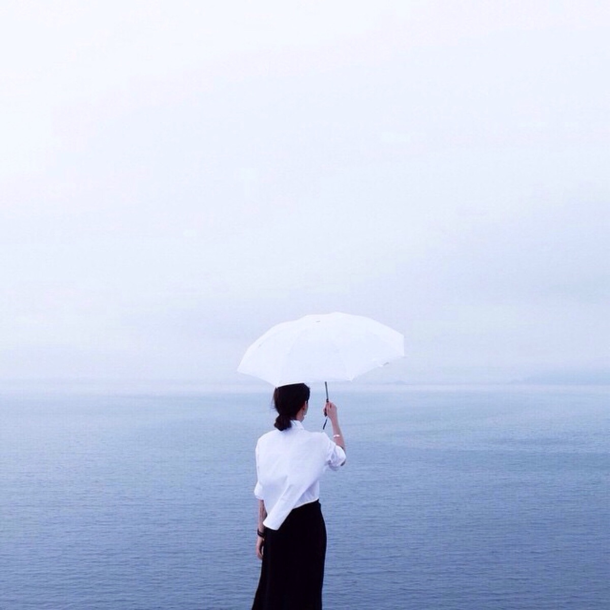 也想不相思，可免相思苦。几度细思量，情愿相思苦。——胡适