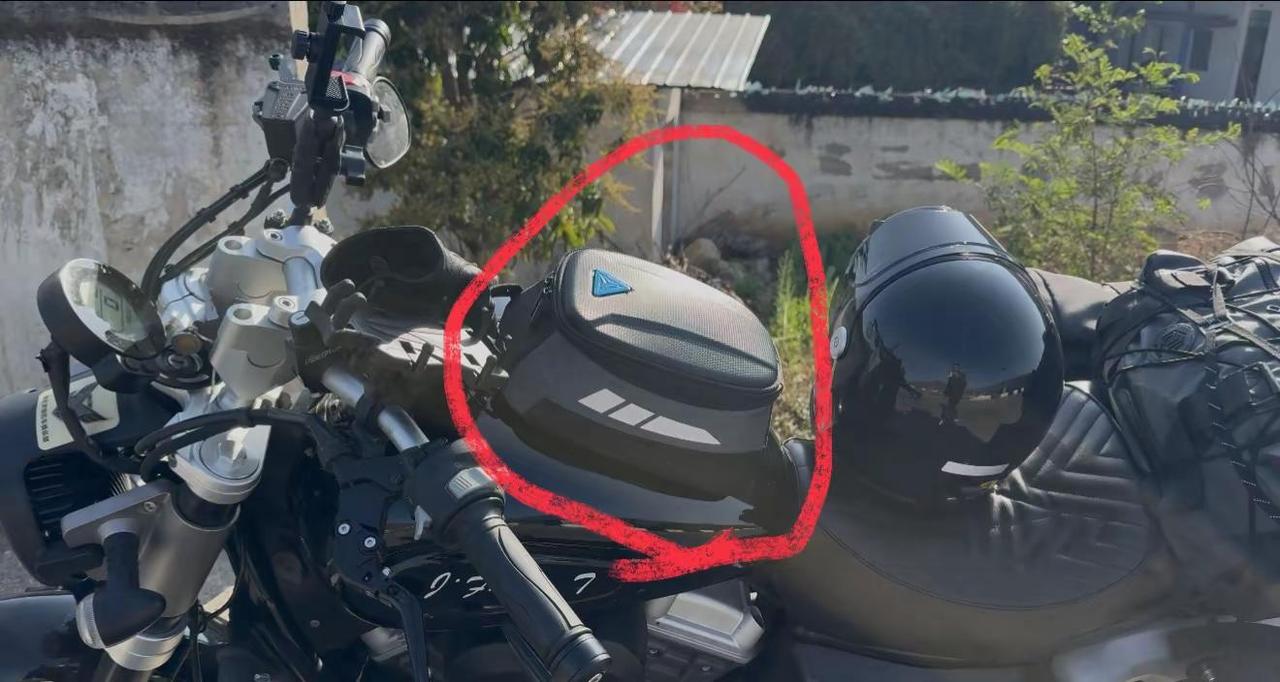 丢失东西，热心的香格里拉朋友，本人3月20日上午10:30分左右，在香格里拉康珠