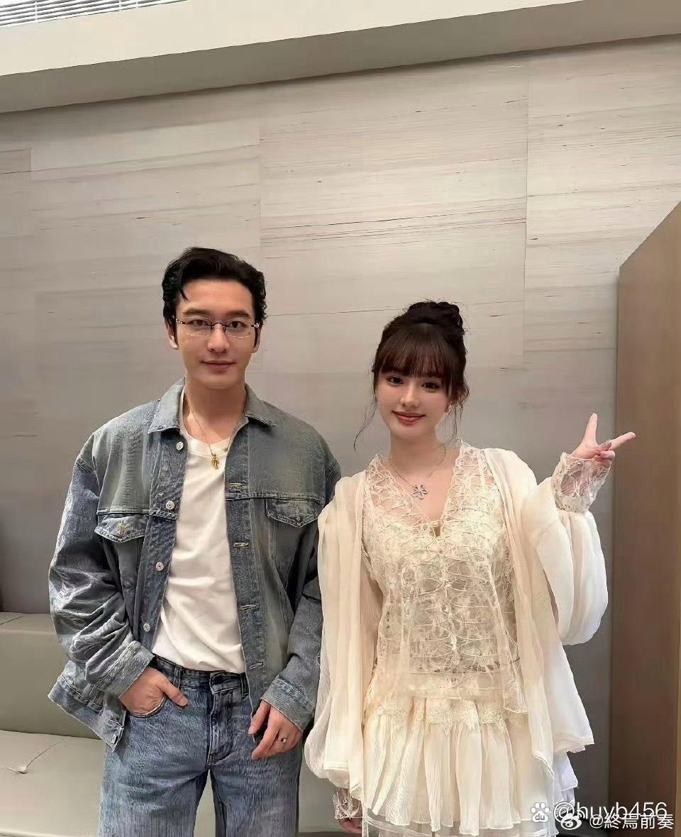 黄晓明的审美可真统一啊，一直喜欢一个类型的女生 