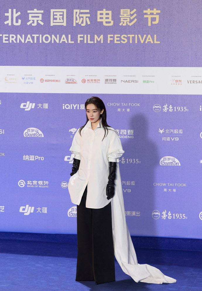 张小斐高级感张小斐现在这状态，什么都不用多添了，太有高级感了 