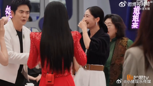 唐艺昕陶昕然 宝娟我的嗓子 谁懂啊！看到陶昕然和唐艺昕重现《甄嬛传》名场面，我直