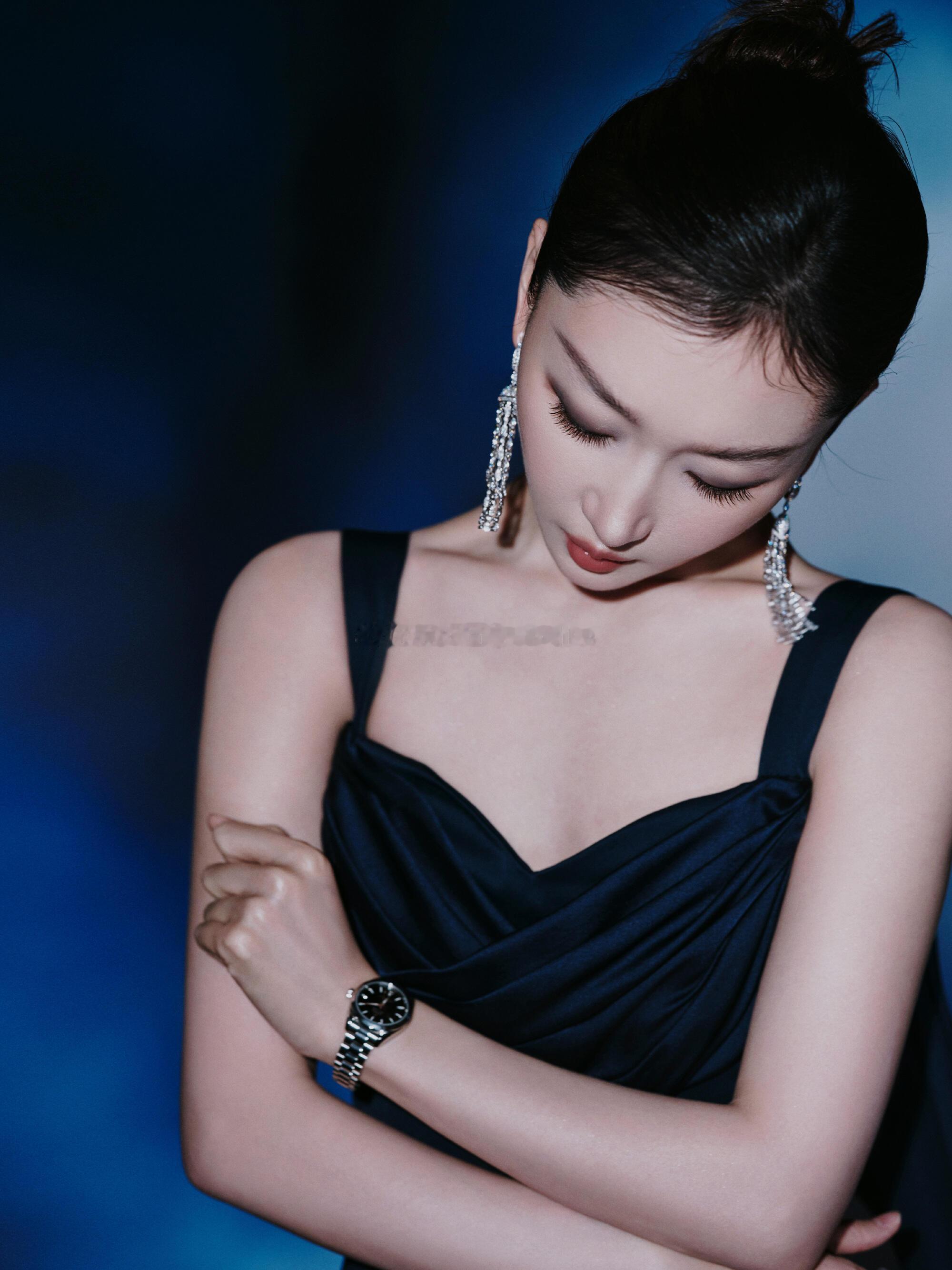 周冬雨周冬雨 别让影后干这个周冬雨