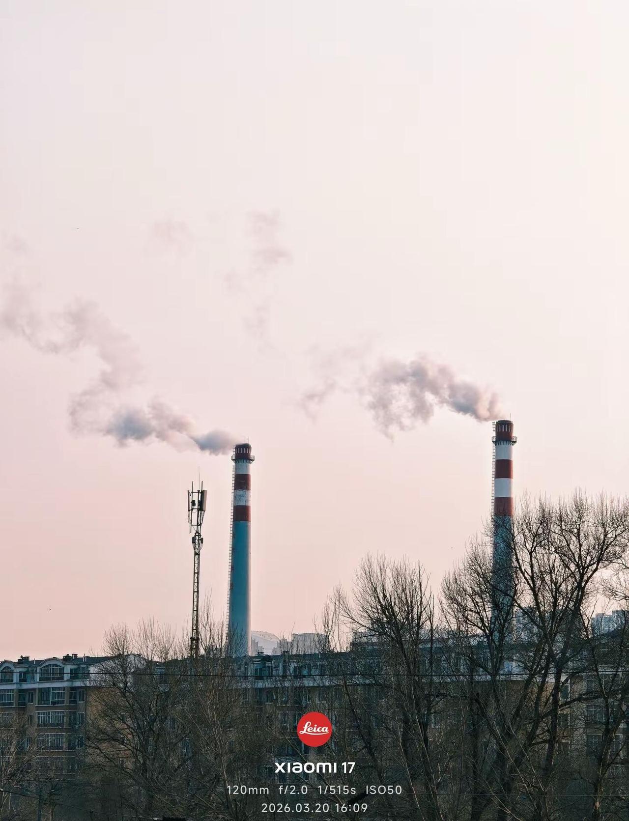 炊烟袅袅升起 隔江千万里 随拍 徕卡