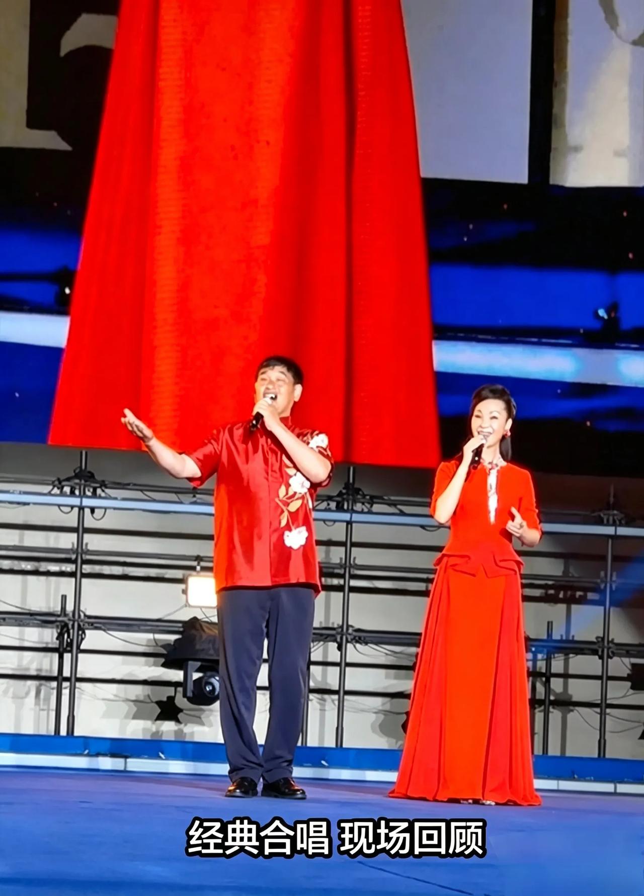 大衣哥于文华久违同台，大家看法各不相同
 这场期盼已久的十年之约顺利上演，吸引了