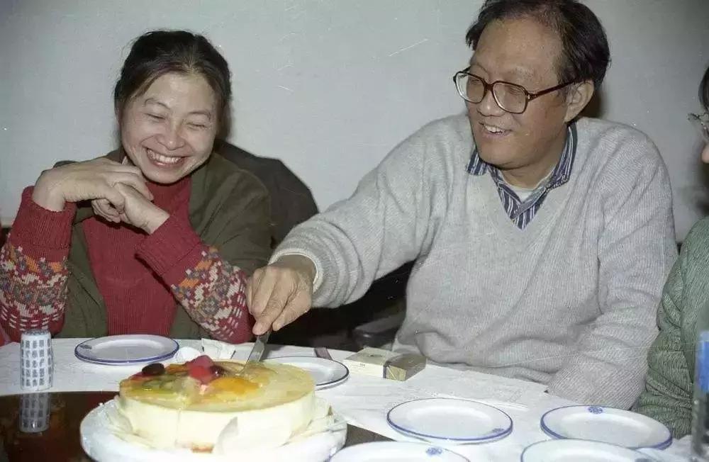 2010年，史铁生患病住院，医生问陈希米:“要不要救？”陈希米却说:“不救了，让
