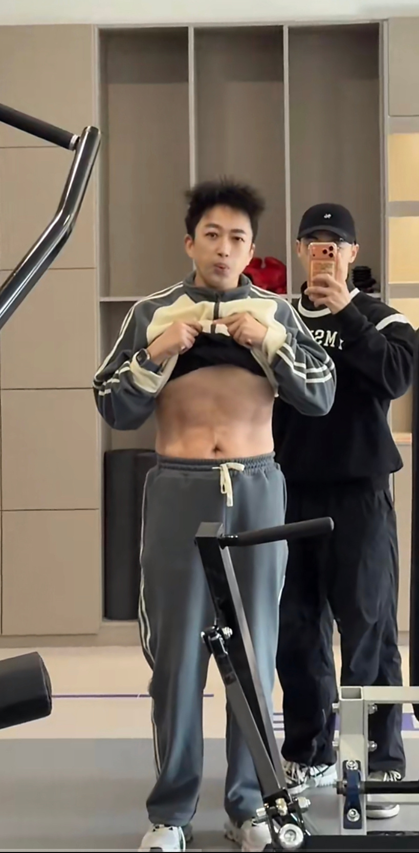 所以，原来我们爱看的不是腹肌，而是脸腹肌只是加分项于正腹肌于正秀腹肌被判定AI