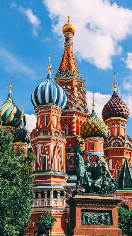 普京在俄罗斯的影响力堪称巨大。卢卡申科评价他是人品好，但政治上手腕强硬，比狼还猛