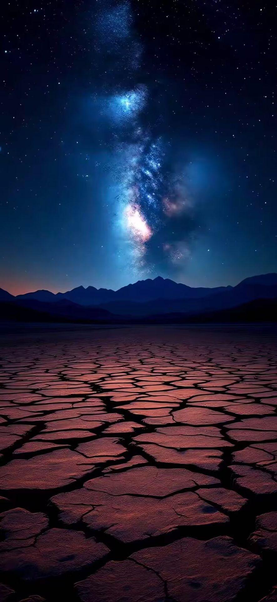 灵魂之思
灵魂高格郁微添，
看透尘寰善念绵。
世事纷纭皆悟彻，
慈悲心事隐忧煎。