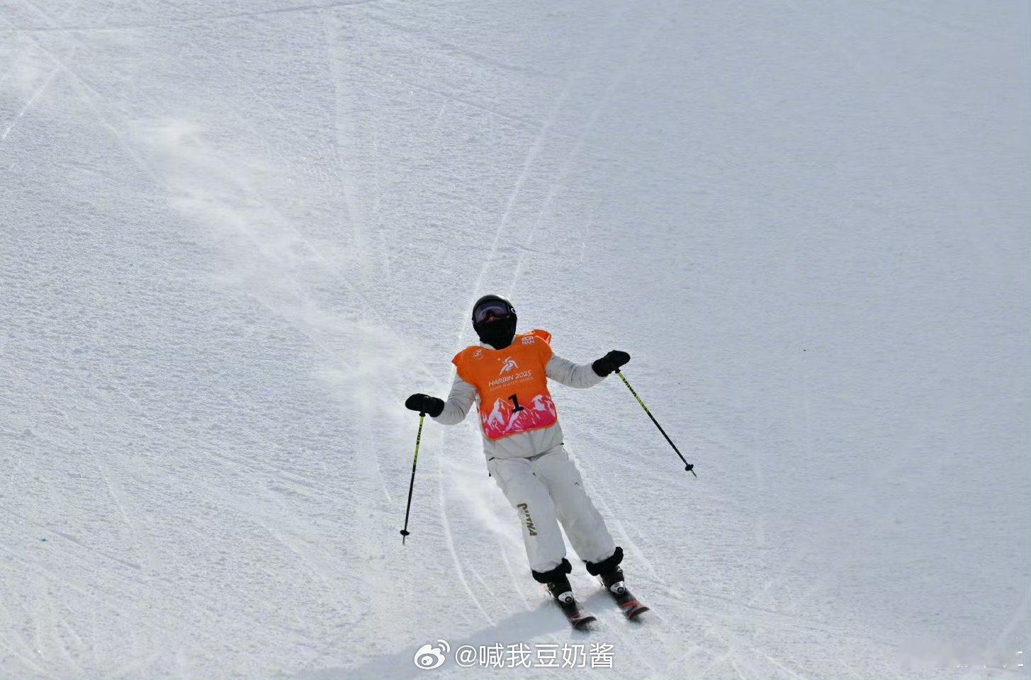 亚冬会中国健儿夺金时刻 从李方慧U型场地夺得中国队亚冬会首枚金牌开始，中国健儿在