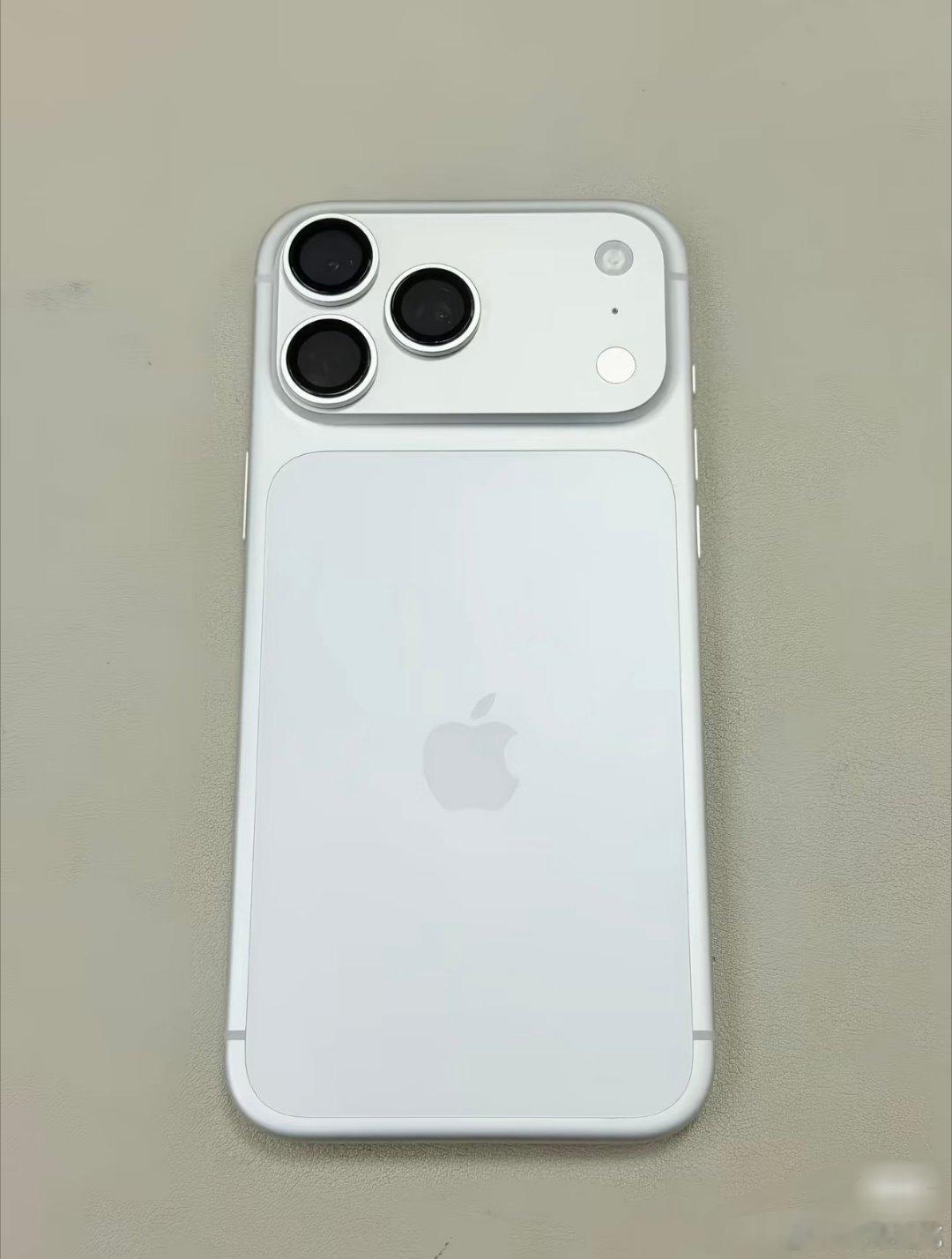 iPhone18标准版神似17Pro今年的18标准版现在看着deco好突兀，为什