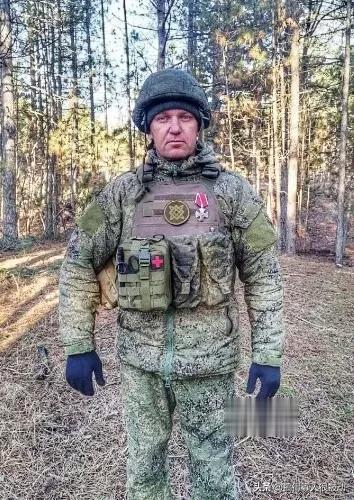 曾击落乌军su-24战机获得勇气勋章，第247近卫空中突击团马克西姆.加马绍夫少