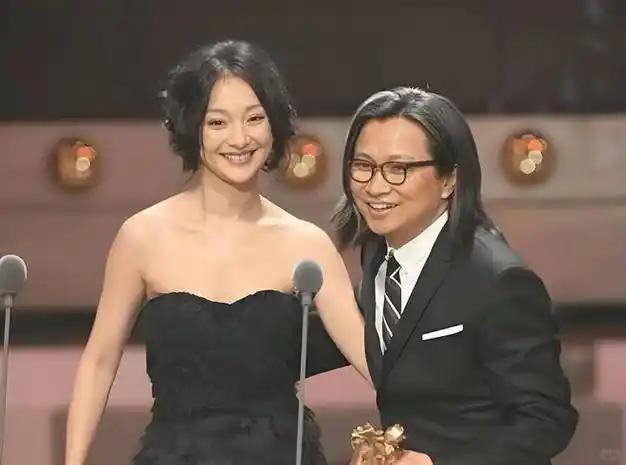 当年周迅凭借《如果·爱》获奖，陈可辛说她以后就是个明星。这一说，就意味着周迅不能