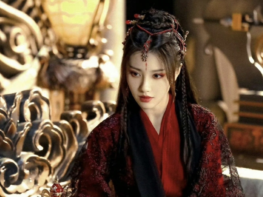 #王鹤润时隔一年发角丽谯库存#啊啊啊啊是谁梦回一年前的夏天了！是我！王鹤润时隔一