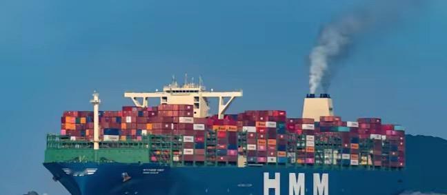 都要火烧眉毛了，居然还在翻皇历？

美军运军火的船都怼到家门口了，还有人在抠字眼