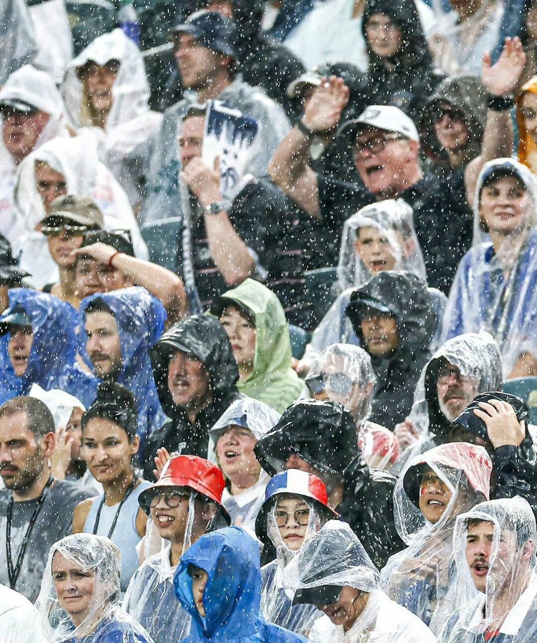 法国vs伊拉克 好大的雨姆巴佩左脚世界波本来想着睡醒就能看到法国和伊拉克的比赛结