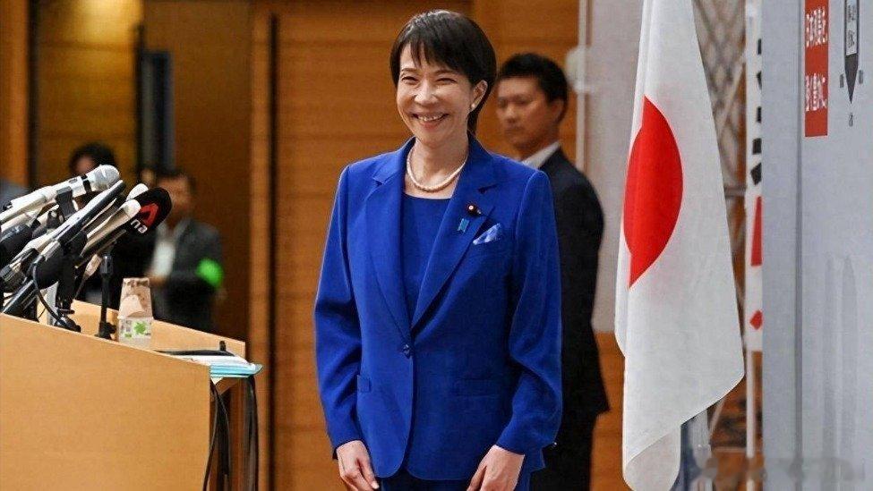 凤凰新闻【外交部：再次敦促日方认真对待中方的严正要求，尽快收回错误言论】【环球时