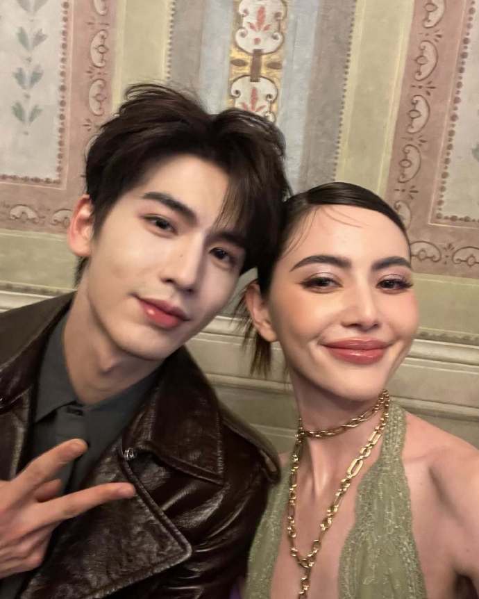 Mai发了和张凌赫章昊李宛妲自拍张凌赫Mai章昊李宛妲GUCCI自拍泰国女星Ma