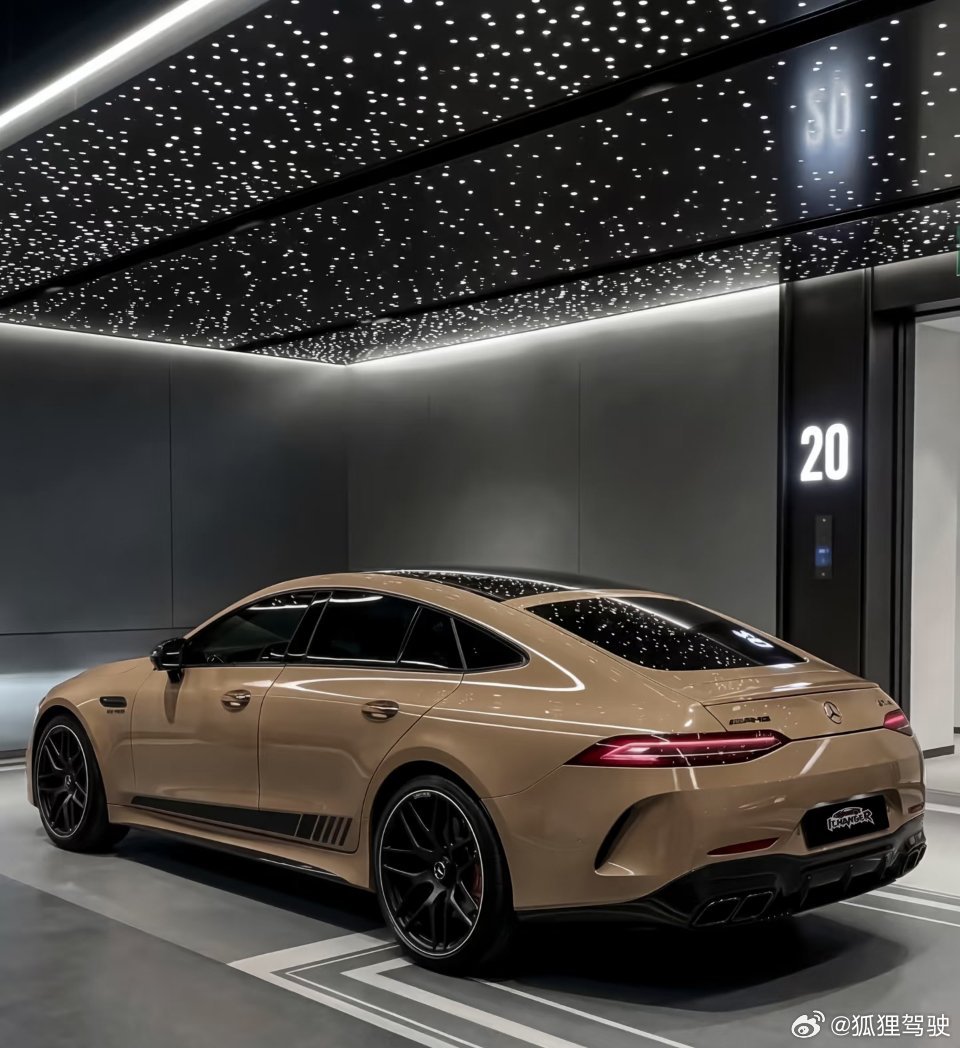 最美轿跑不是开玩笑的！！这车身线条真的很有美感榛果棕配色高级优雅绅士风度天花板！