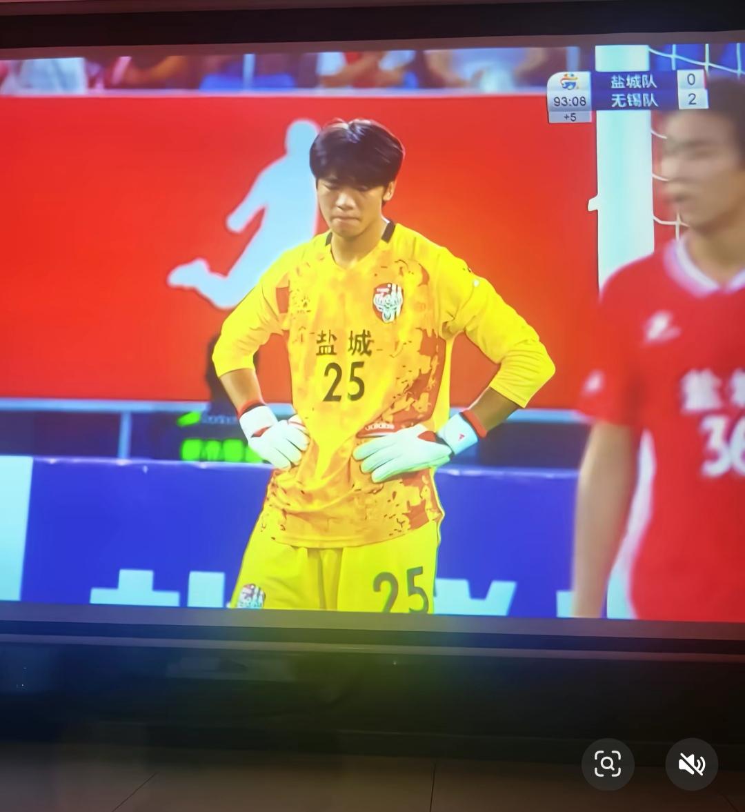 严子航不太行呀，苏超首个被吹捧的高中生门将。

昨天晚上两个丢球都不应该，还不如