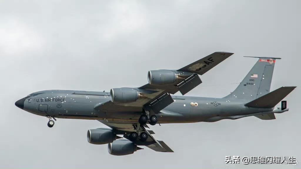 让美军再次伟大！[我想静静][我想静静][我想静静]一架被伊朗导弹碎片炸成麻子脸