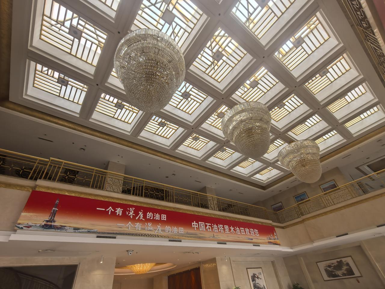 你苦苦追寻的从不是自由，而是一份不被劫持的注意力
 
很多人穷尽一生追逐自由，以