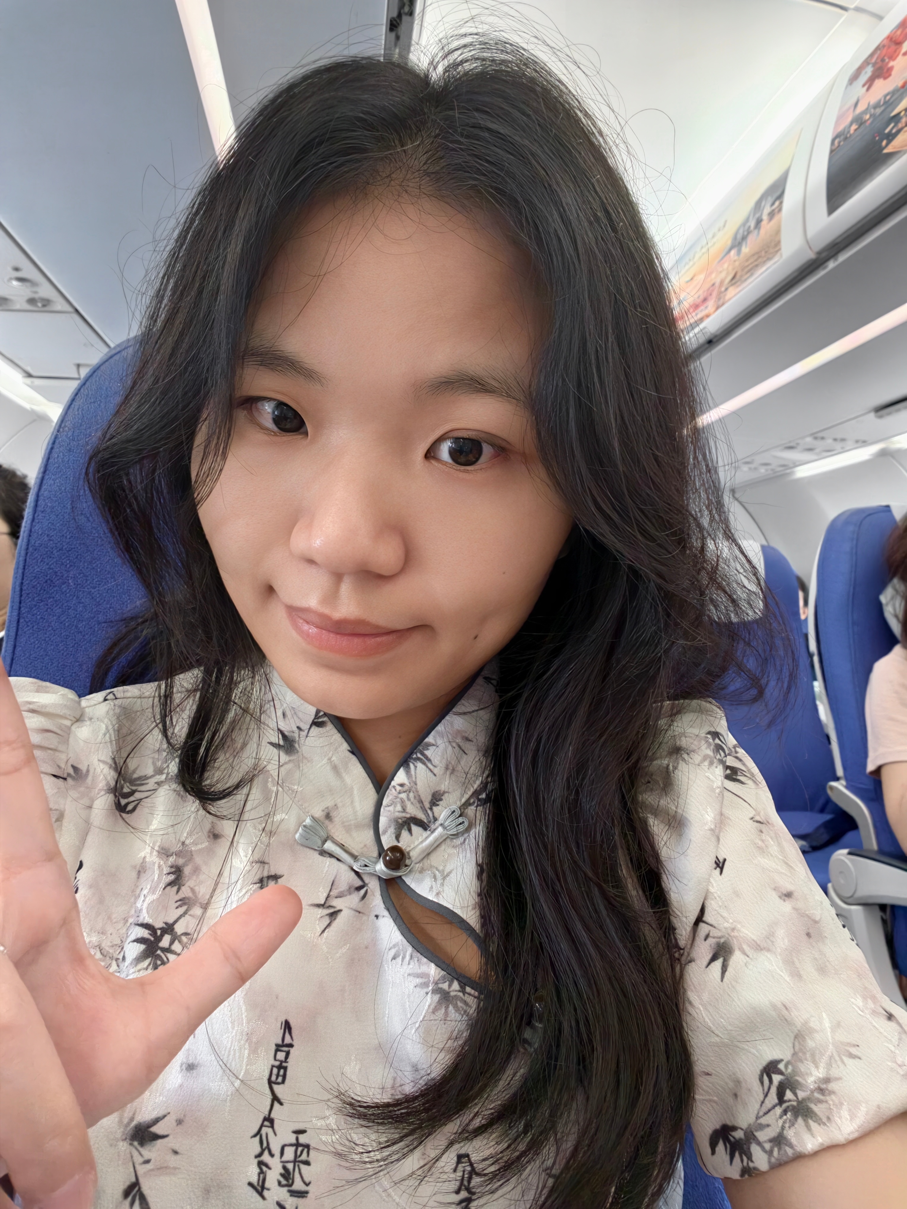 早 超级牛马开始打工了马上飞成都晚上再回深圳姐也是过上小时候“羡慕”的空中飞人的