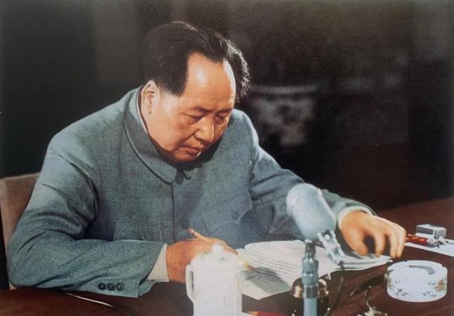 毛主席在军事上的3大疑问：

在上世纪三四十年代，中国面临着内忧外患的艰难时刻。