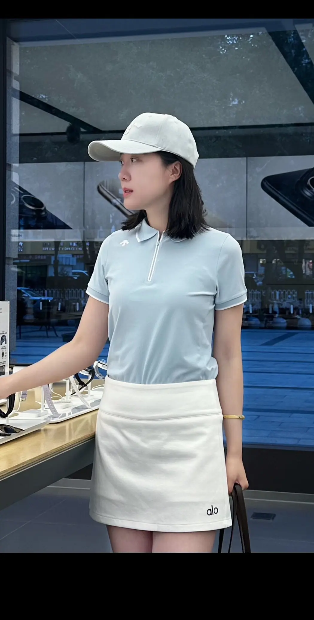 情若择错覆水难收  我愿与你共济同舟