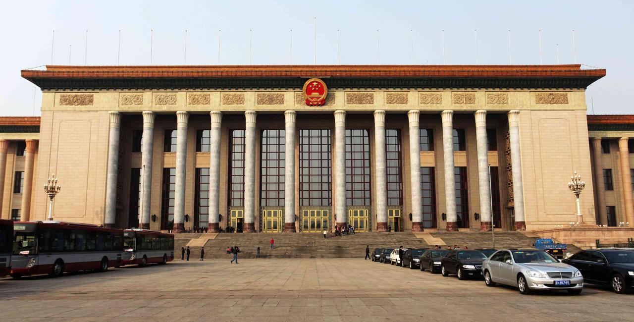 高强度反腐，扫黑除恶，得罪百万官僚权贵，得罪百万“江湖大哥”，得罪百万不法奸商，