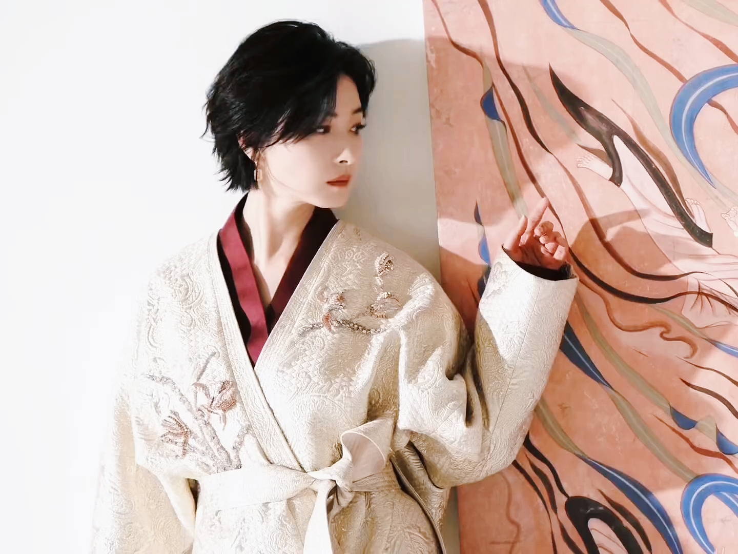 万茜 ｜天生会画 以光影叙事，每一次定格都是对你的深情凝望