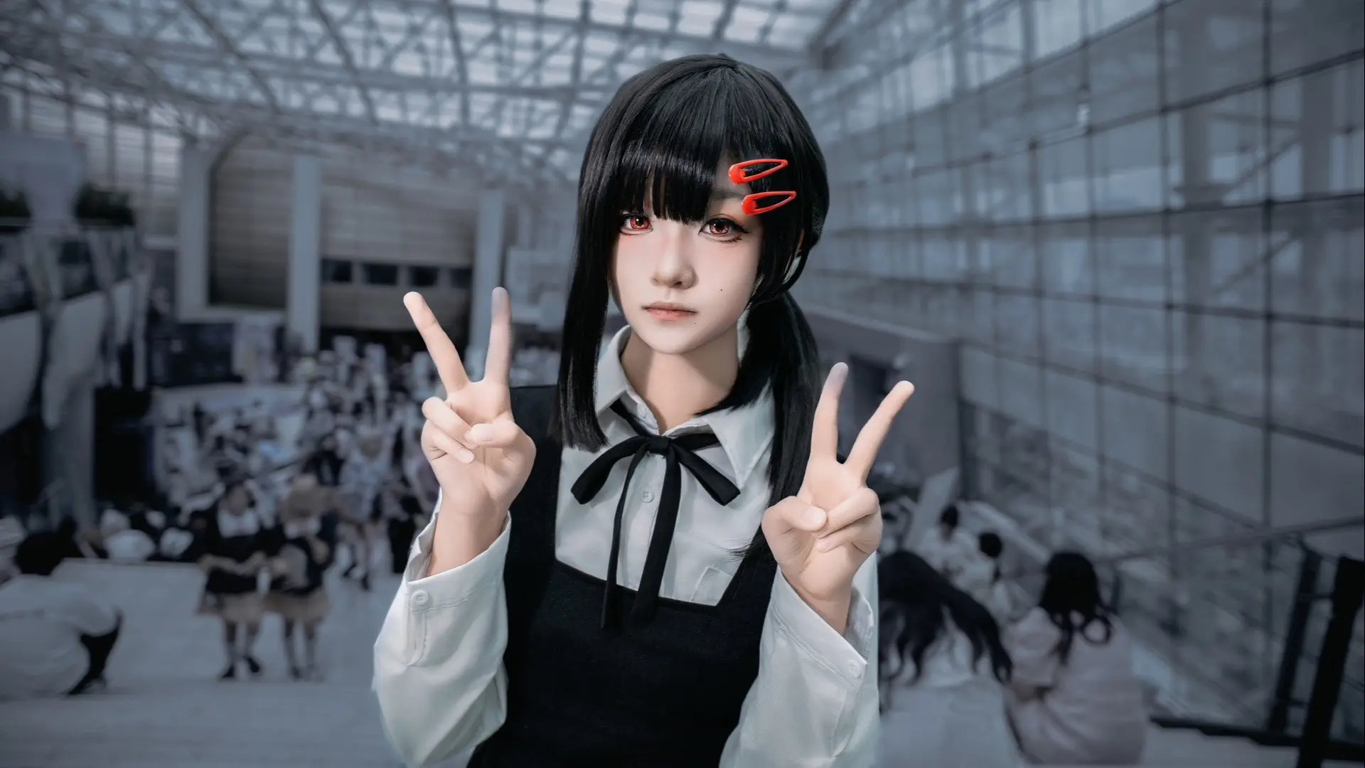 契约恶魔是……秘密。