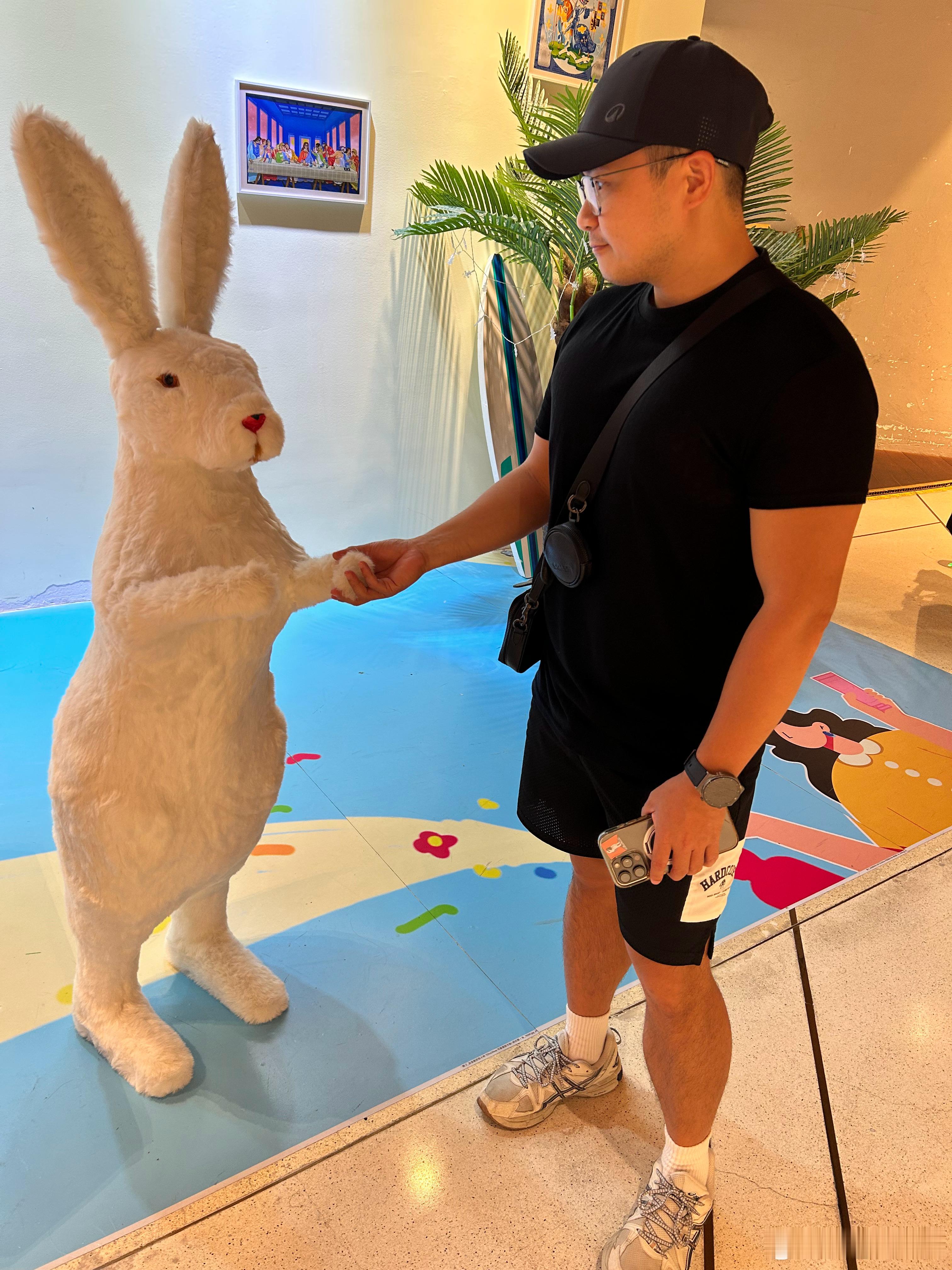 给内耗人的一句终极解药很多痛苦，都来源于反复纠结已经发生的事，过度担忧还没到来的