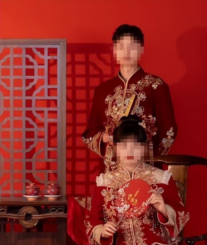 江西，一对情侣同居生活在一起，甚至还给了彩礼，举办了婚礼，唯独没有领证，外人都以