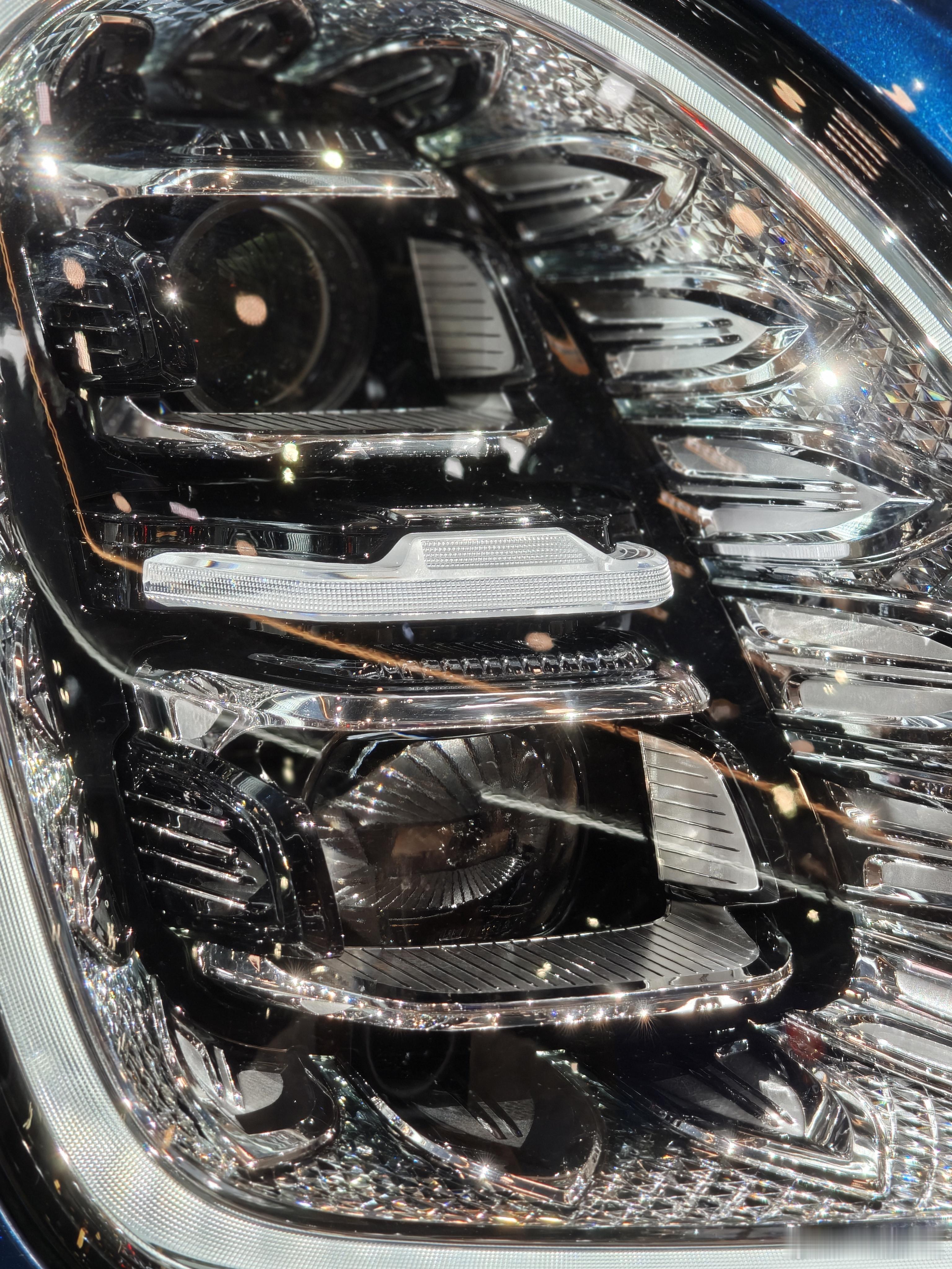 看大灯，猜车猜对了去洗澡🚿好车分享随手一拍 北京·首都国际会展中心