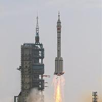 神舟二十二号顺利与空间站对接，此次以无人状态发射，核心承载双重使命——既是输送物