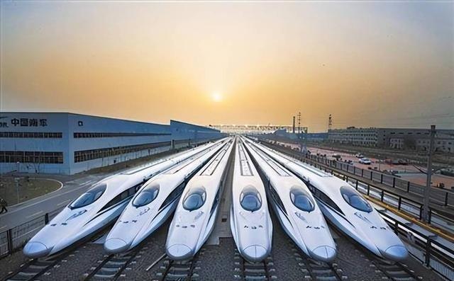 全球为何只有中国在疯狂建设高铁，背后有何战略意义？


当高铁里程突破5万公里、