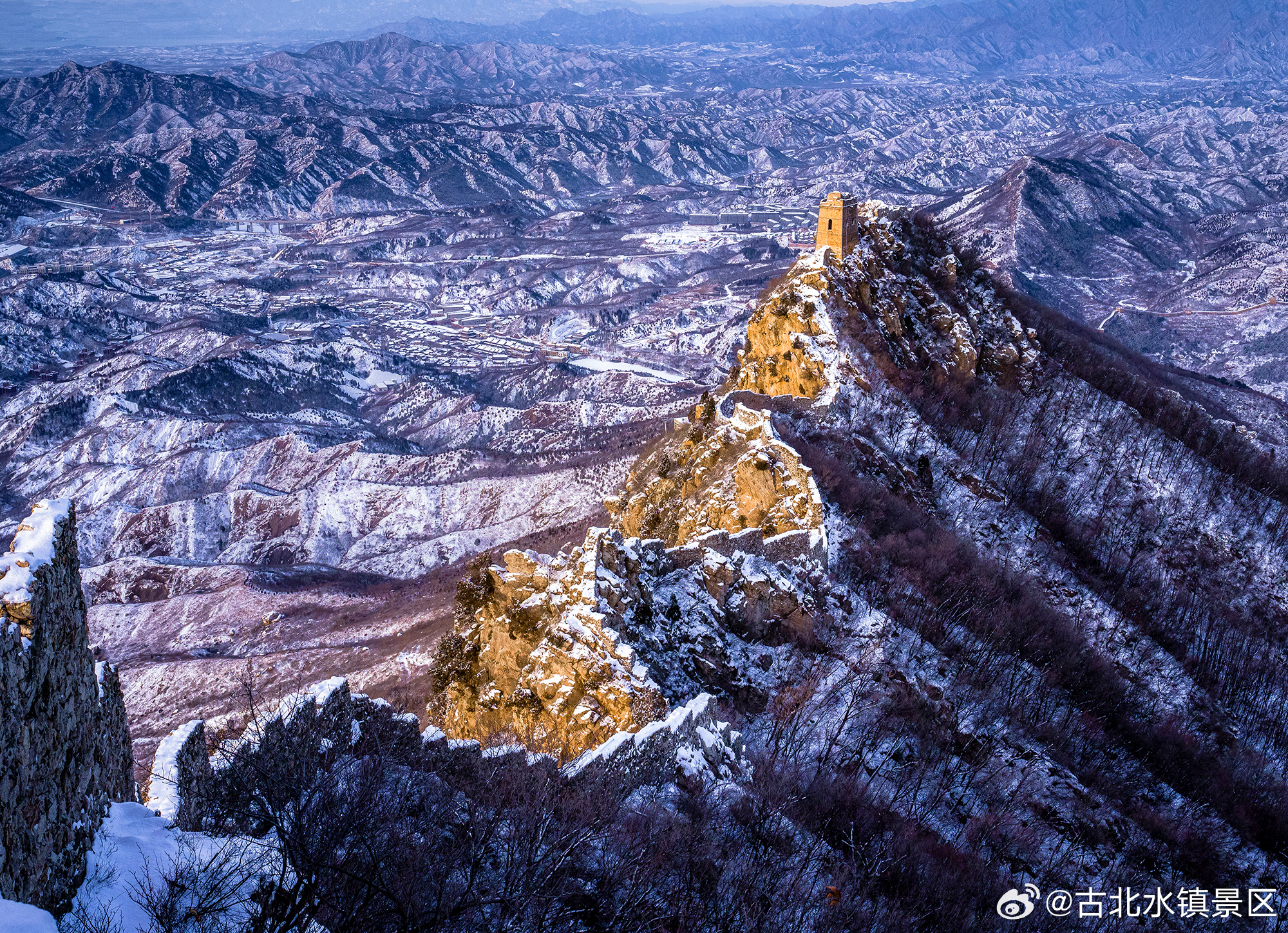阳光洒进窗台，好运正在派送中早安，宝子们～#古北水镇# #司马台长城# #长城下