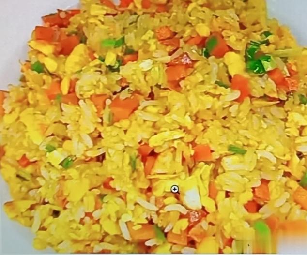 家人们谁懂啊，剩米饭原来还能这么做，直接成了米饭界的天花板！之前剩米饭我不是倒掉