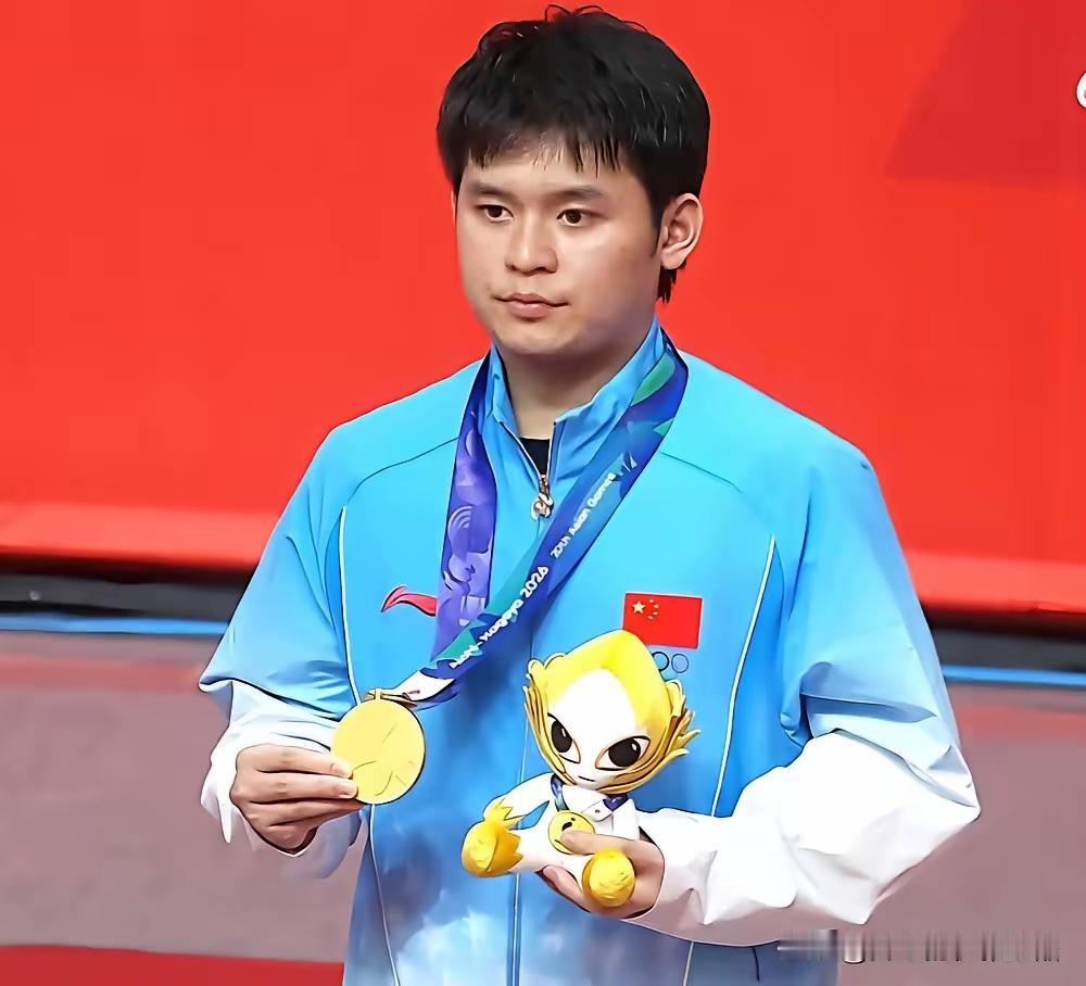 奇怪？林诗栋夺冠后为啥不释放自我了？变得沉默了？名古屋亚运会。林诗栋在四分之一决