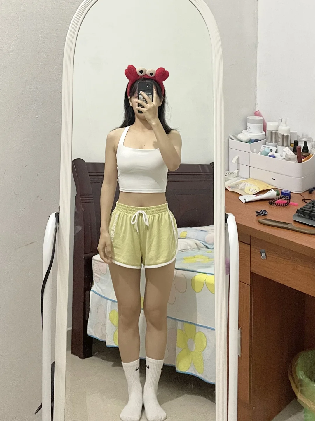 给梨形身材的假胯宽的姐妹一点小震撼