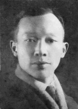 陈昌，又名陈章甫，祖籍湖南浏阳。1894年7月14日生于广西梧州市。8岁时随父母