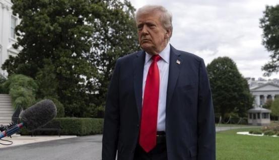 中国的沉默，彻底点燃了特朗普的耐心。眼看访华行程迟迟得不到明确回应，他终于动了硬