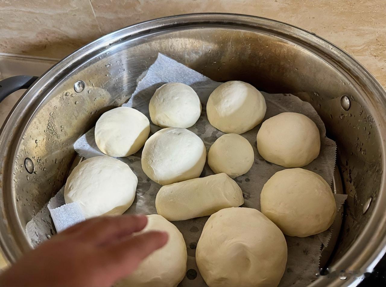 总在记忆里（1518）：孩子，早上好。今年深圳大雾，天气晴朗，但是能见度很低，气