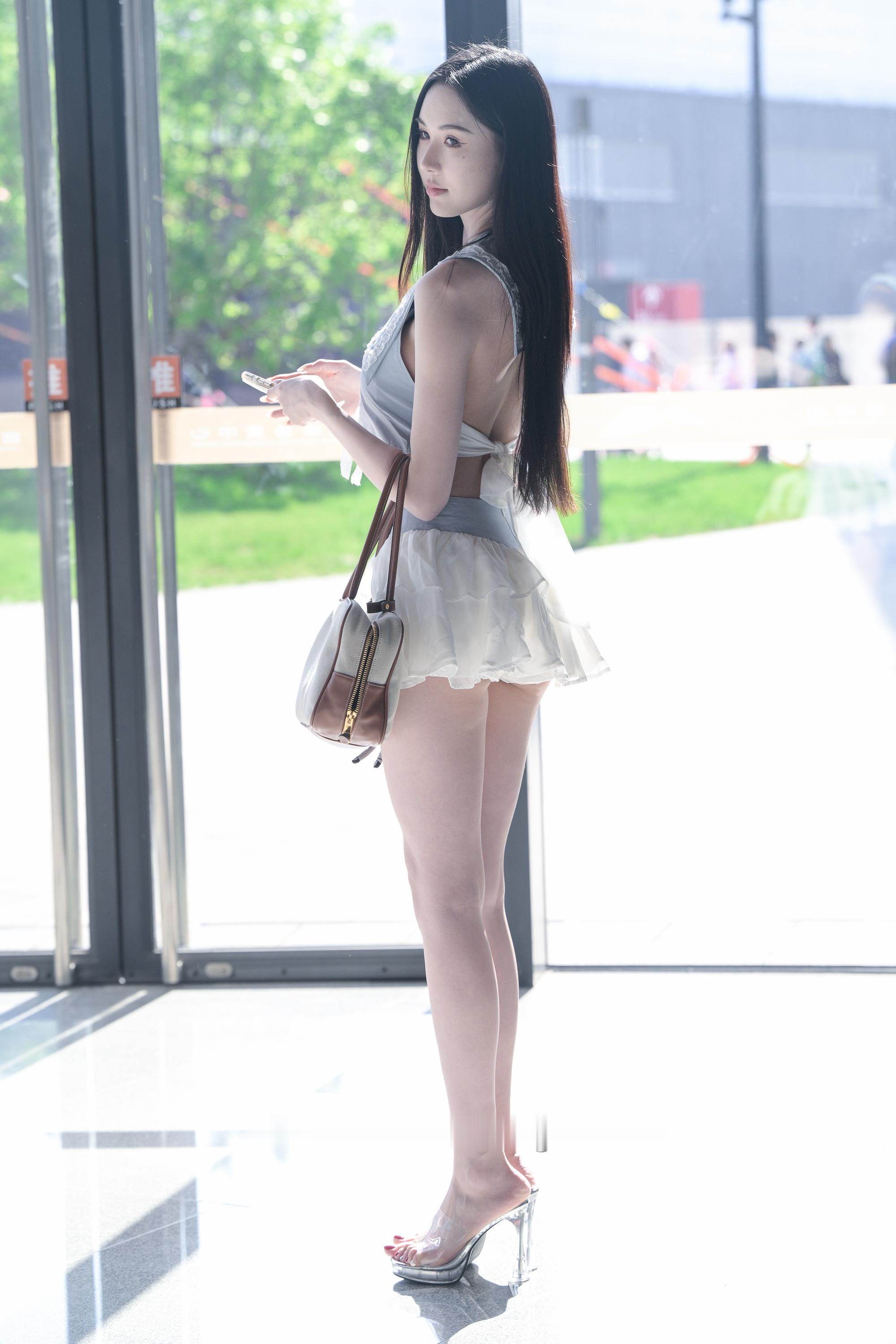 百褶裙甜美气质~~ 