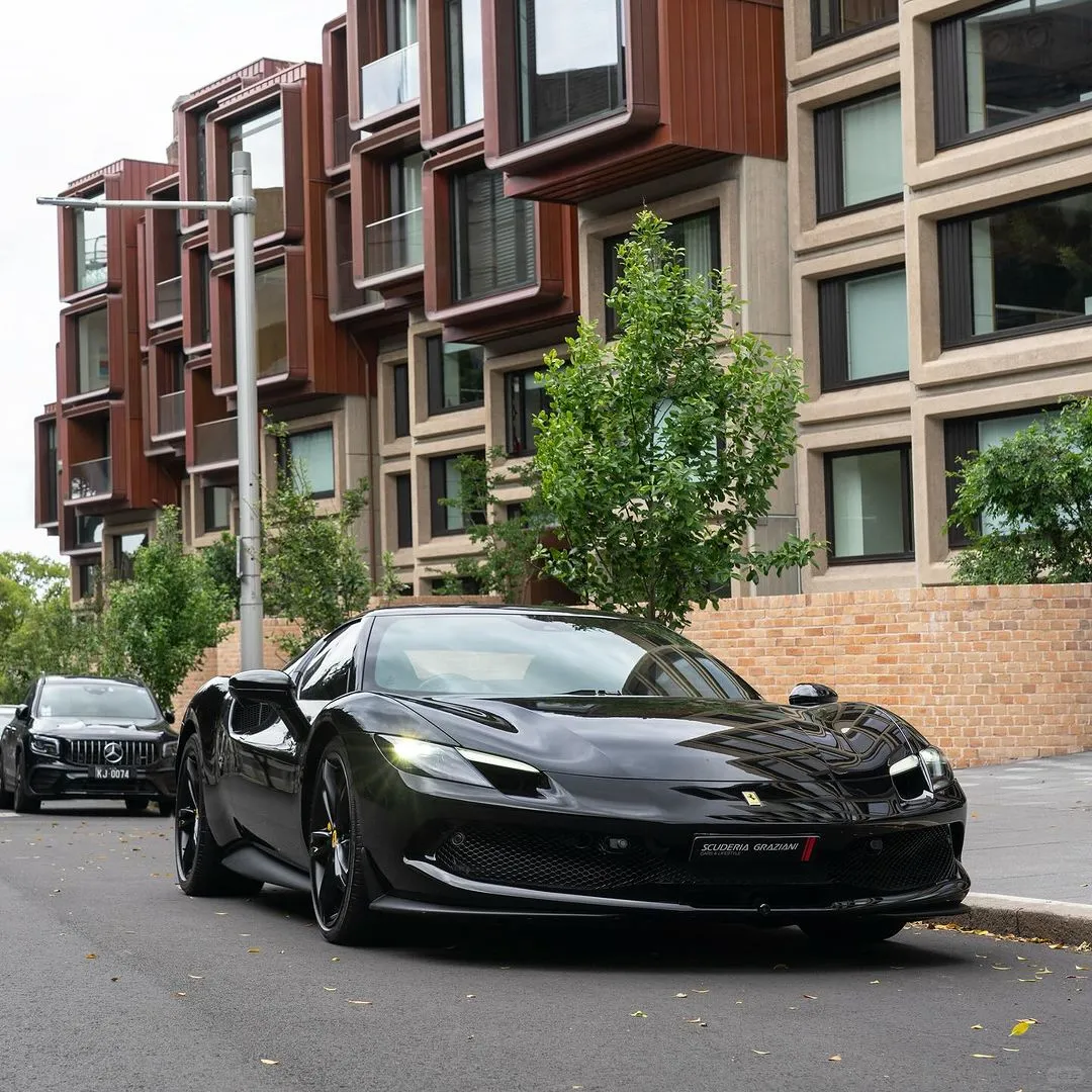 你的车库缺一台黑武士Ferrari 296GTB🥷