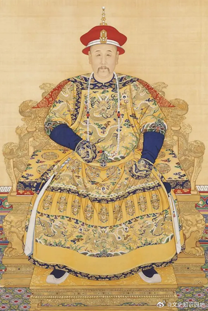 祖孙三人，同坐一张龙椅，却有着三种截然不同的活法。康熙每篇文章要背 120 遍，