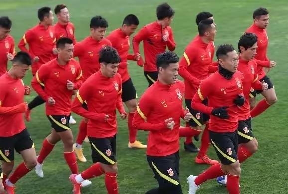 有网友发现，国足似乎真的“穷”了，竟然要申请财政补贴。
 
这被解读为之前抵制行