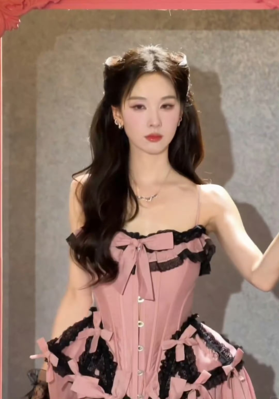 对女孩子就这样给我表起来 