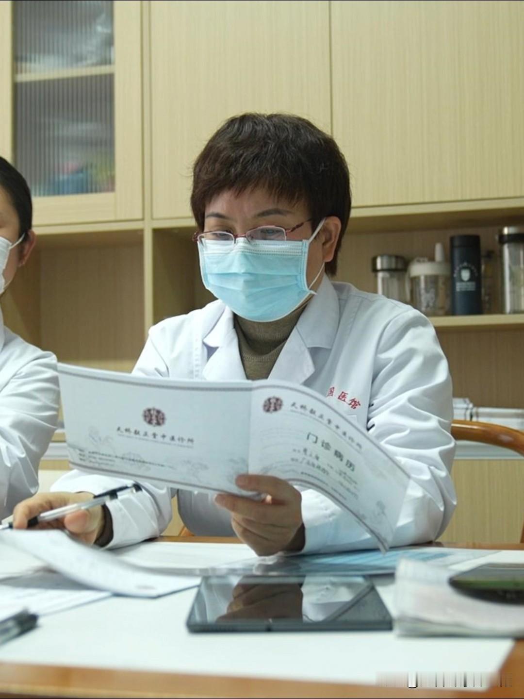 春季孩子如何长高：四个实用技巧
 
1. 控制晚餐量
由于晚间活动减少，孩子应该
