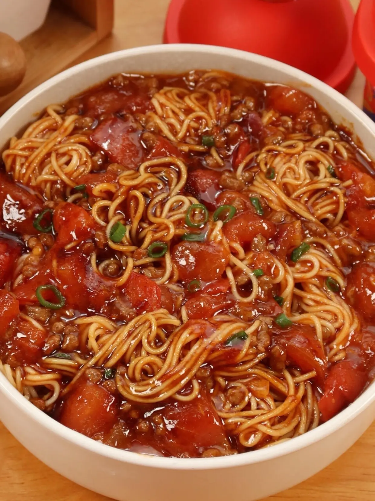 番茄鸡蛋面，男人会做饭 帅过彭于晏～
